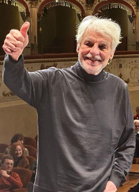 Ferrara, Placido protagonista all’Abbado: «La poesia mi ha cambiato la vita»