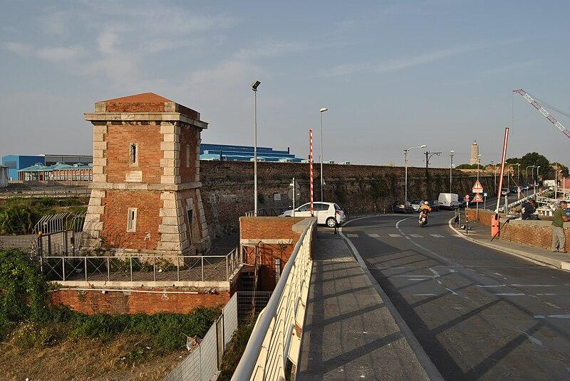 Livorno, alla scoperta del porto dei Medici: la visita guidata