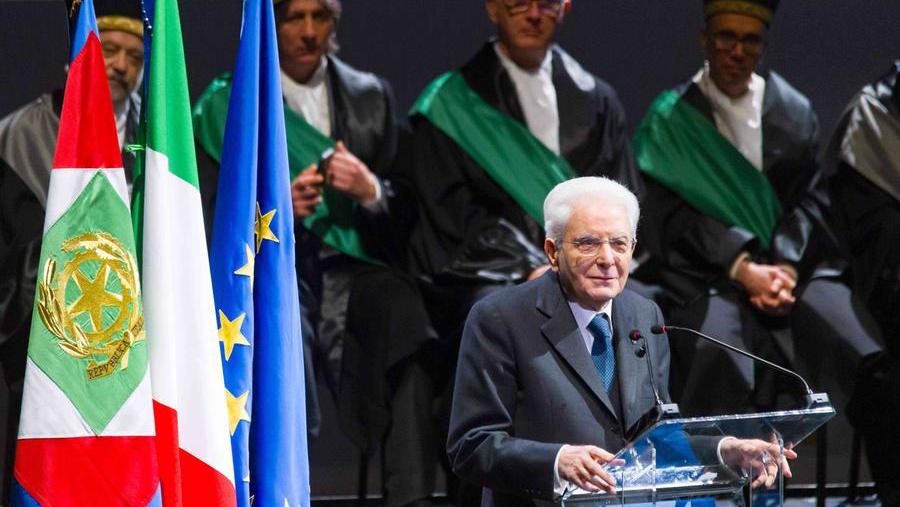 Mattarella a Firenze: «L’umanità non perda tempo a distruggersi, davanti a noi sfide comuni» – Video