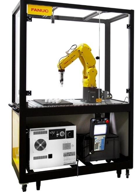 Gioiello tecnologico all’Angioy di Sassari: visite guidate al nuovo braccio robotico