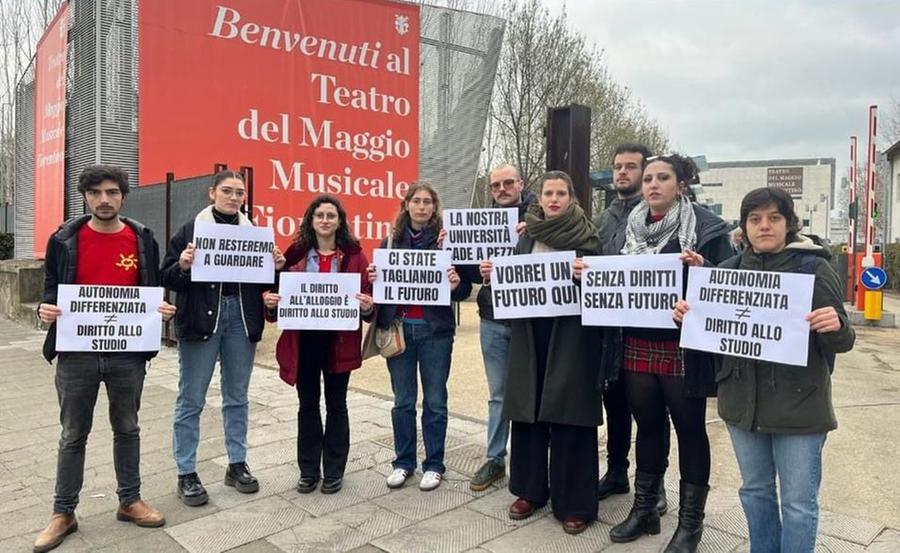 
	Gli studenti organizzatori della manifestazione a Firenze

