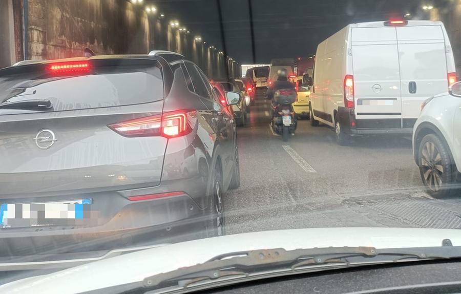 
	Traffico nel sottopasso della Fortezza

