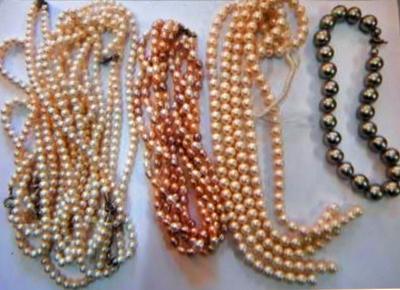 Olbia, migliaia di gioielli del contrabbandiere messi all’asta online