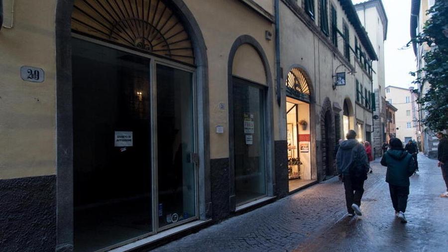 Strage di negozi in Toscana: in dieci anni ne sono spariti 2.500, ecco la “mappa” delle chiusure
