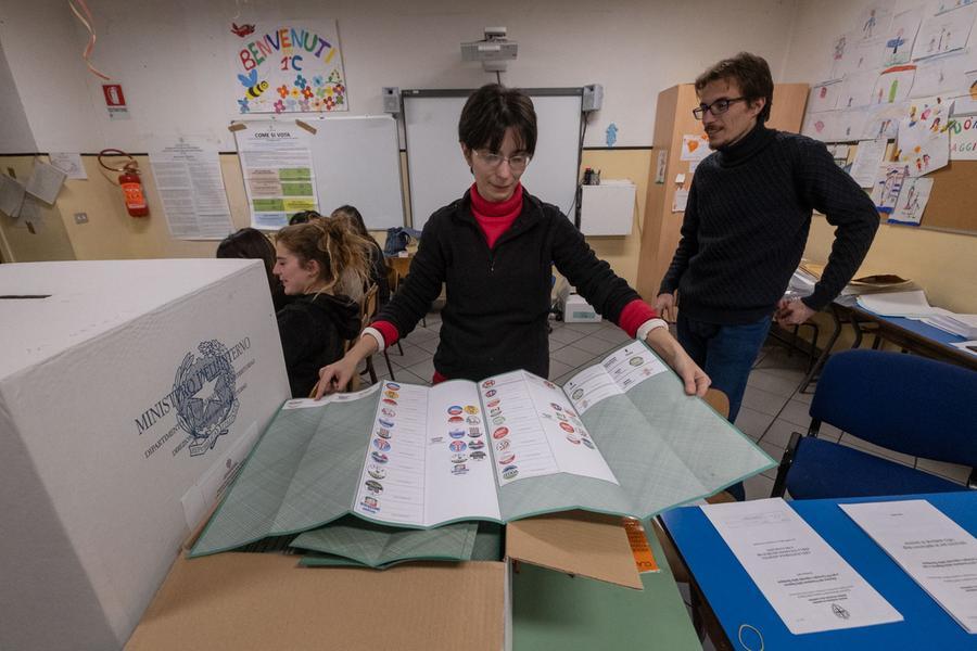 Elezioni regionali, l’incognita del voto disgiunto e i super poteri del vincitore