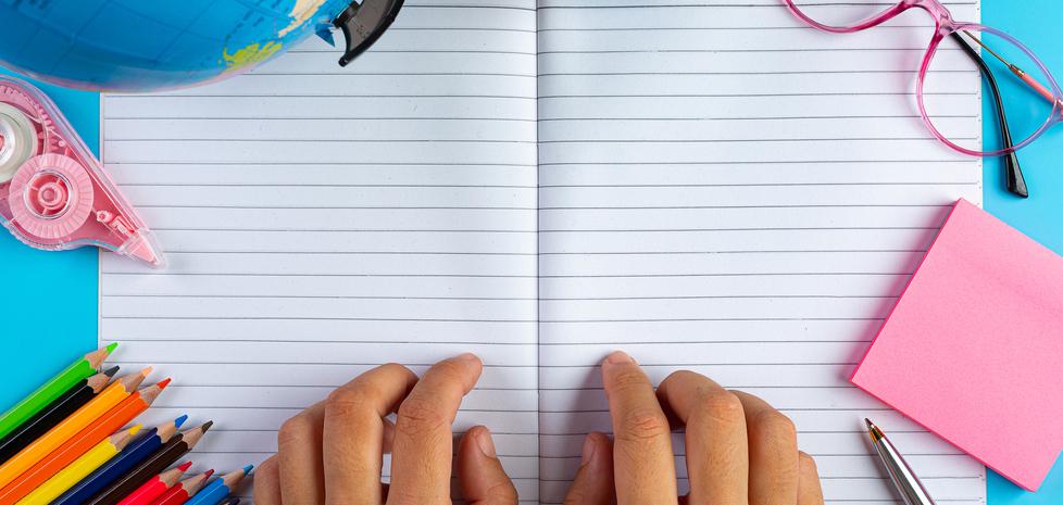 Firenze, la scuola sospende il registro elettronico: “Il cellulare crea dipendenza”. Ma la sperimentazione non convince i presidi fiorentini