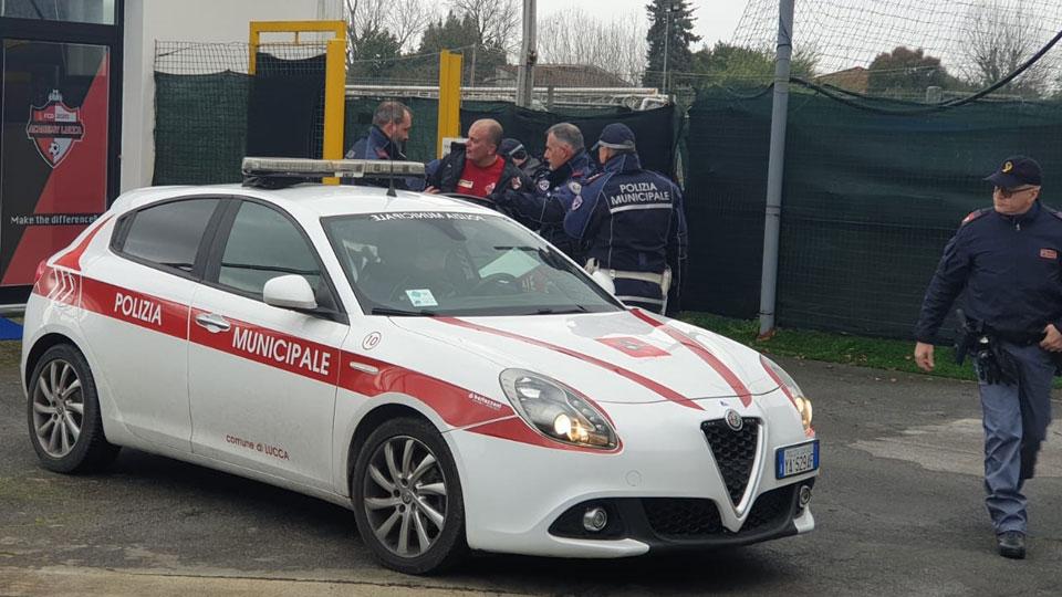 Si barrica e minaccia di darsi fuoco all’arrivo dei vigili: arrestato Polonia 