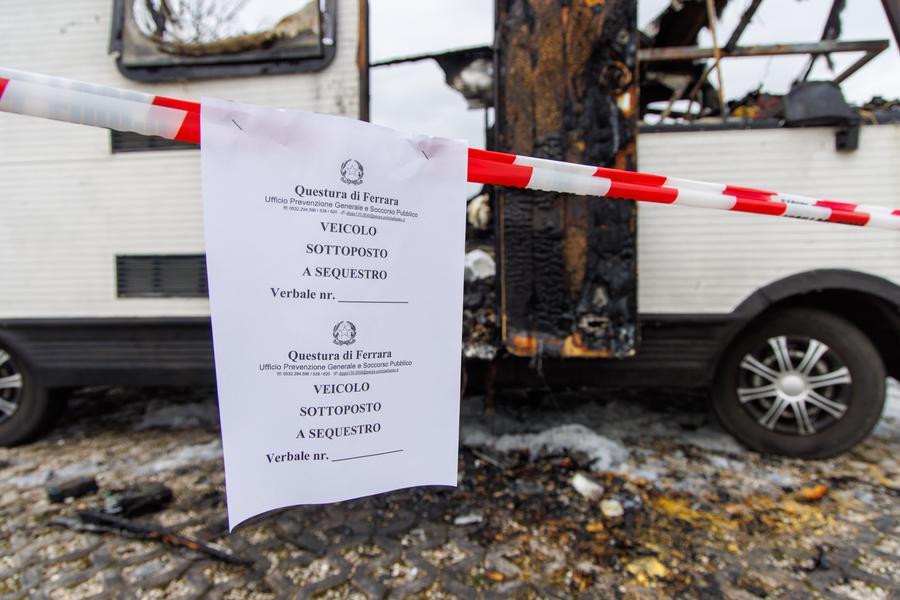 Ferrara, madre e figlio morti tra le fiamme: si indaga per omicidio colposo