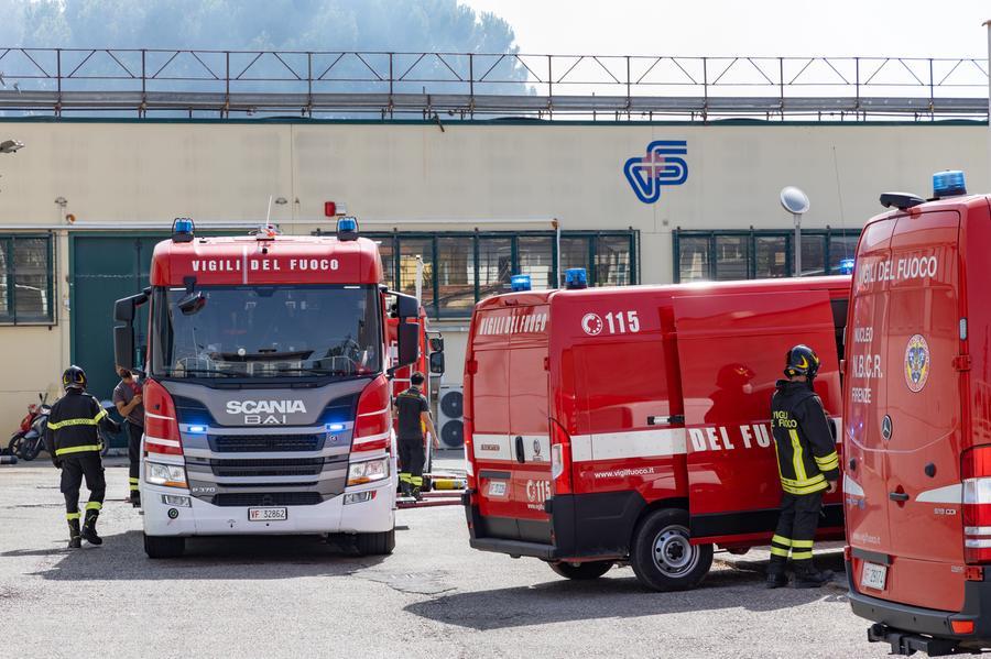 «Non riusciamo a respirare»: scuola evacuata a Firenze, l’ipotesi dello spray urticante spruzzato nell’edificio – Video