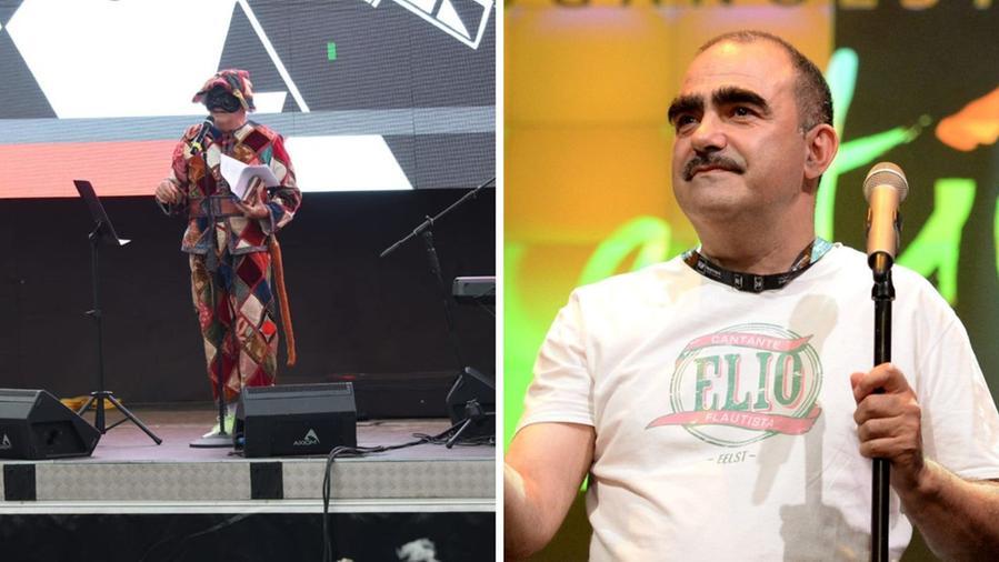 A sinistra Elio sul palco del carnevale di Viareggio