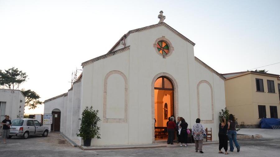 Sassari, ladri nella chiesetta di San Gavino a Bancali: rubati soldi, attrezzature e doni