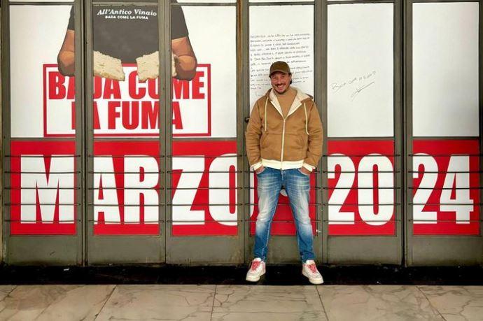 
	Tommaso Mazzanti di fronte al punto vendita in apertura a Firenze

