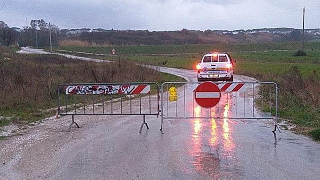 Maltempo a Livorno, chiuso un tratto di via Aiaccia