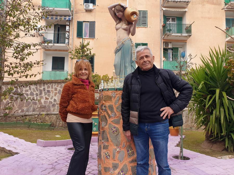 
	Clemente Simula, 79 anni, insieme alla moglie Piera Canu (foto di Ivan Nuvoli)

