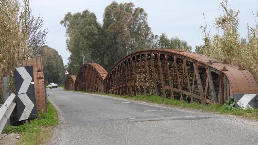 Il ponte di ferro sul Tirso delle provinciale 15