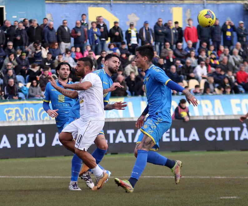 Un’azione di gioco della Carrarese