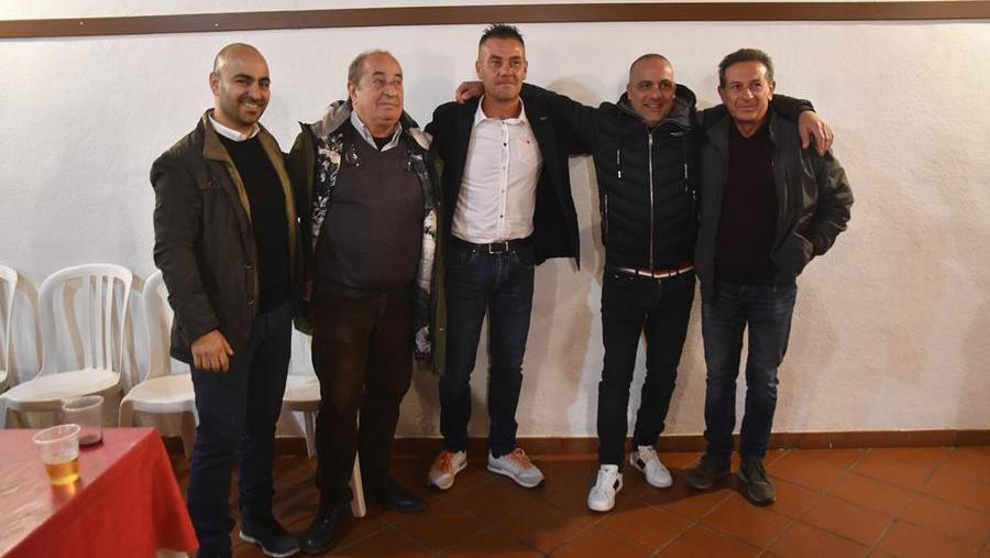 Al centro della foto Giovanni Utzeri, componidori del gremio dei contadini