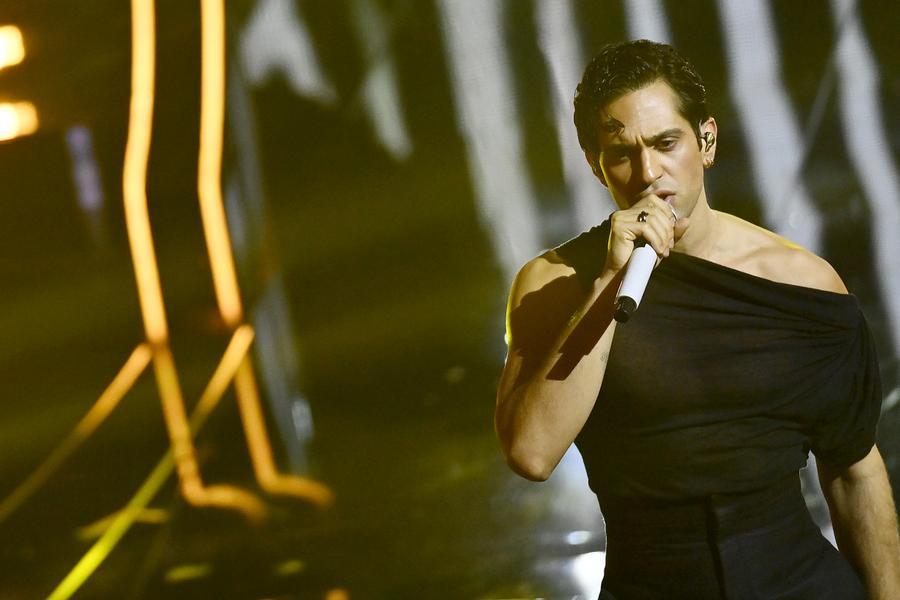 Sanremo 2024, classifica provvisoria: Geolier in testa, Mahmood è sesto