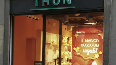 Lucca, Thun chiude il negozio in via Fillungo