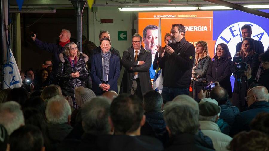 Matteo Salvini all'ex mercato ortofrutticolo<em> (foto Roberto Gabrielli)</em>