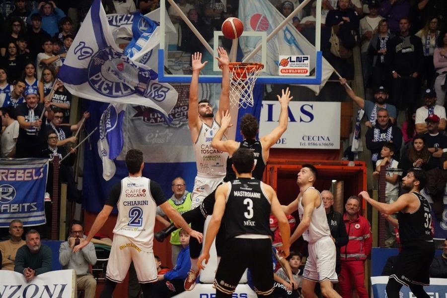 Al PalaMacchia è festa Pielle: 79-72 contro Caserta
