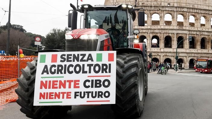 Trattori, si spacca il fronte degli agricoltori: «No a cortei con l’estrema destra»
