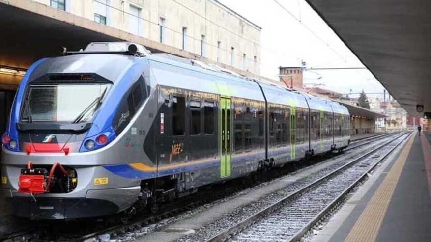 Un treno regionale (foto d'archivio)