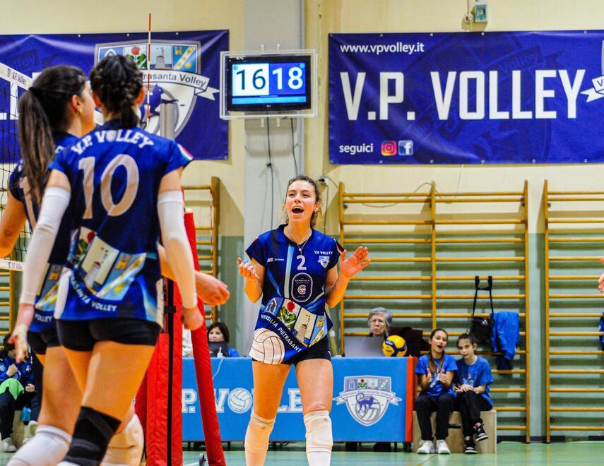 L'esultanza di Vp Volley e Upc dopo le vittorie sabato e ieri