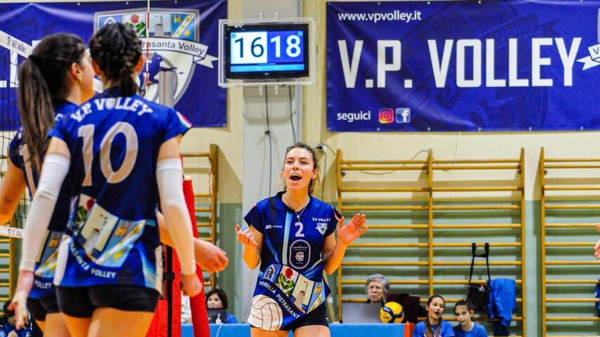 L'esultanza di Vp Volley e Upc dopo le vittorie sabato e ieri