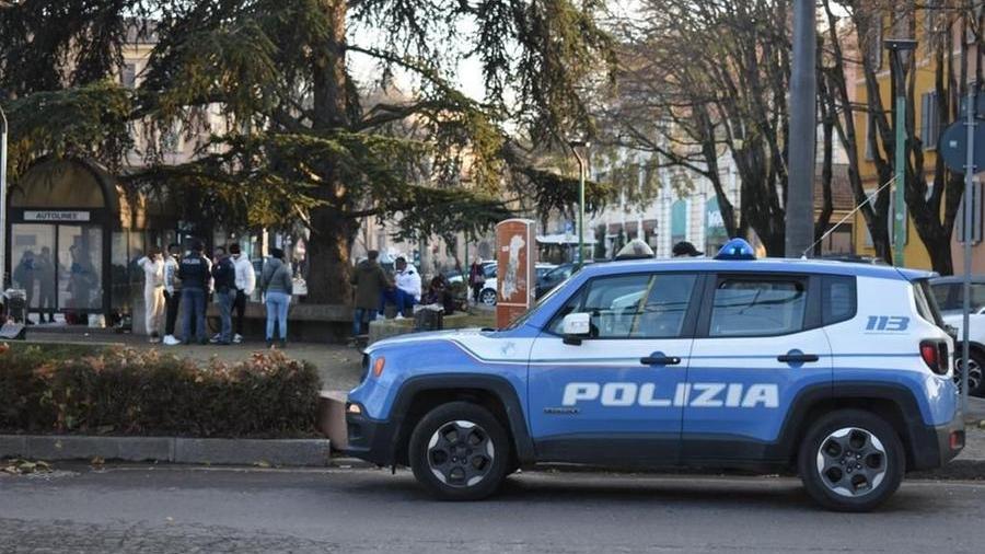 Modena, denunciato 17enne per rapina con coltello in autostazione