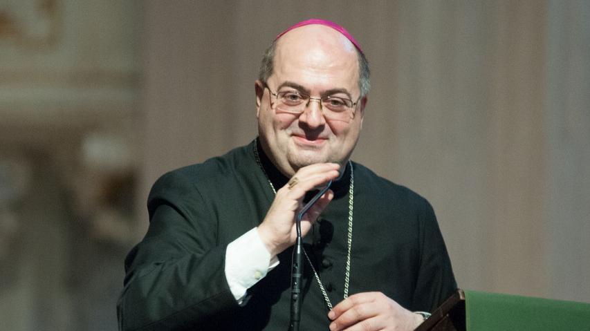 «Se i cattolici impegnati vogliono candidarsi, si dimettano dagli incarichi»