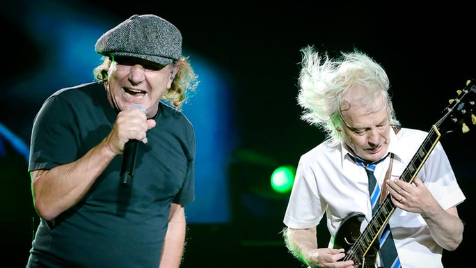 Gli Ac/Dc a Reggio Emilia, legioni di fan si mobilitano per non perdersi l’evento