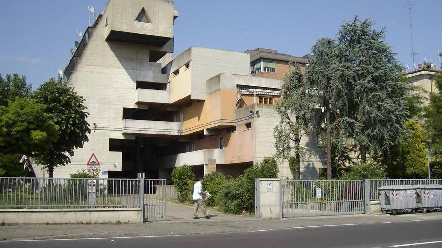 Modena, preso a pentolate in casa: arrestate due donne