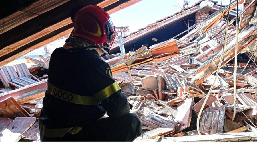 L'intervento dei vigili del fuoco (Foto vigili del fuoco)