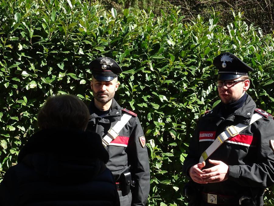 Dolianova, 15enne ordina un vagone di pizza a casa del vicino e rischia di far scattare una rissa