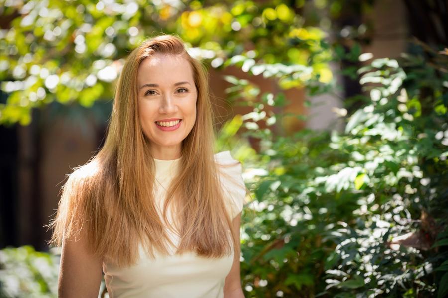 Parla Felicia Kingsley: «Vi racconto mia vita da scrittrice»