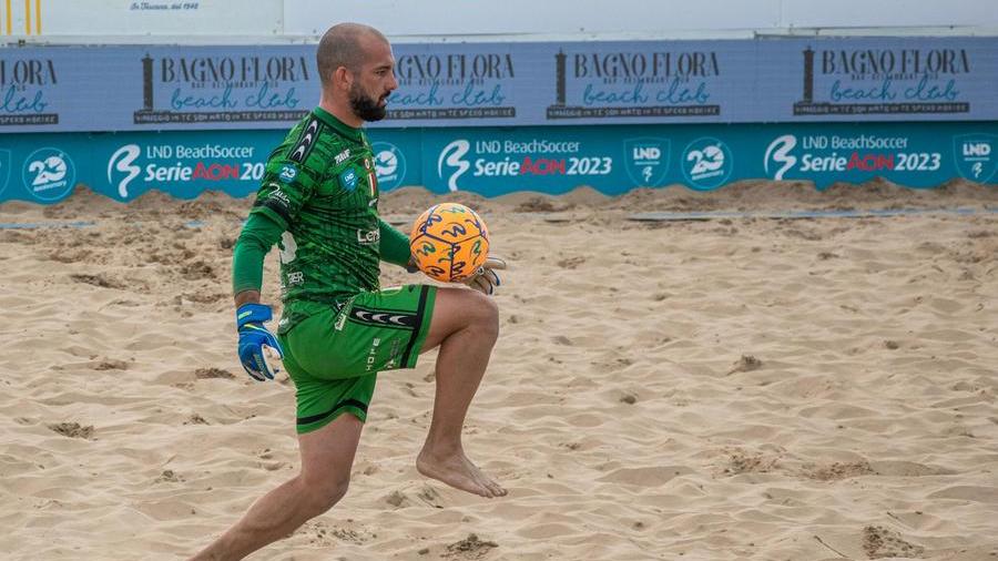 Pisa, Leandro Casapieri eletto miglior portiere di beach soccer al mondo