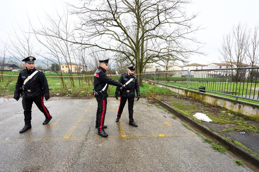 
	I carabinieri sul luogo del delitto (foto Autovino)

