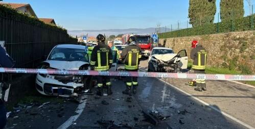 Pistoia, scontro frontale tra auto: gravissima una donna<br>
