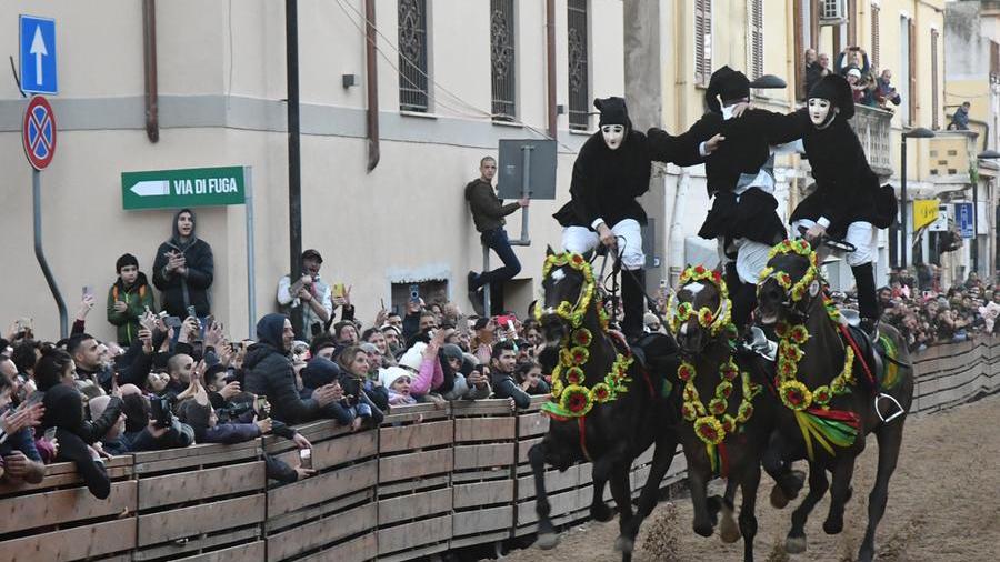 Una delle pariglie più spettacolari mostrata in via Mazzini