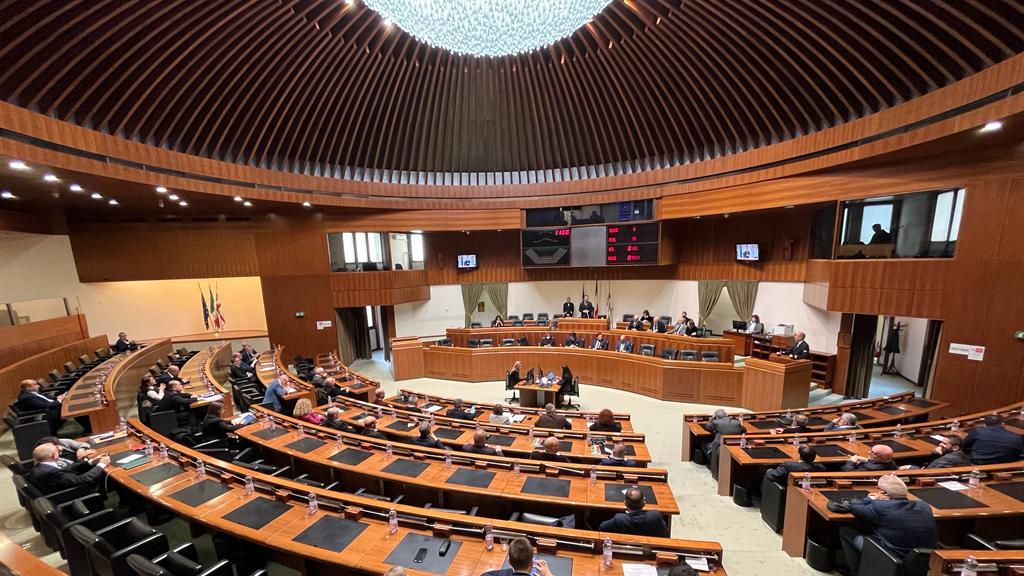 Corruzione, droga e terrorismo: «Sette candidati impresentabili»