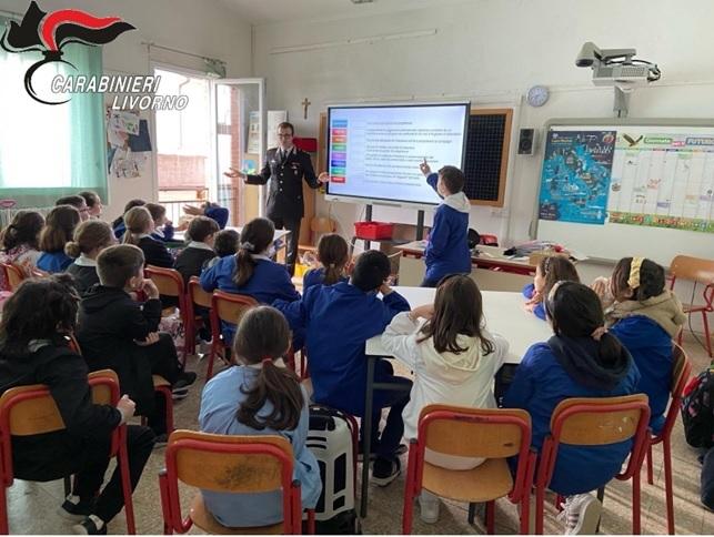 I carabinieri di Livorno a scuola per diffondere la cultura della legalità