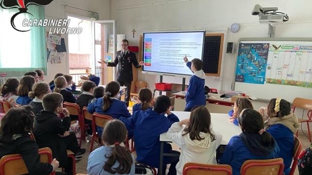 I carabinieri di Livorno a scuola per diffondere la cultura della legalità