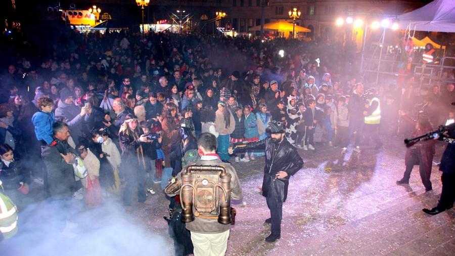 A Sassari festa conclusiva del Carnevale con il ballo in piazza d’Italia