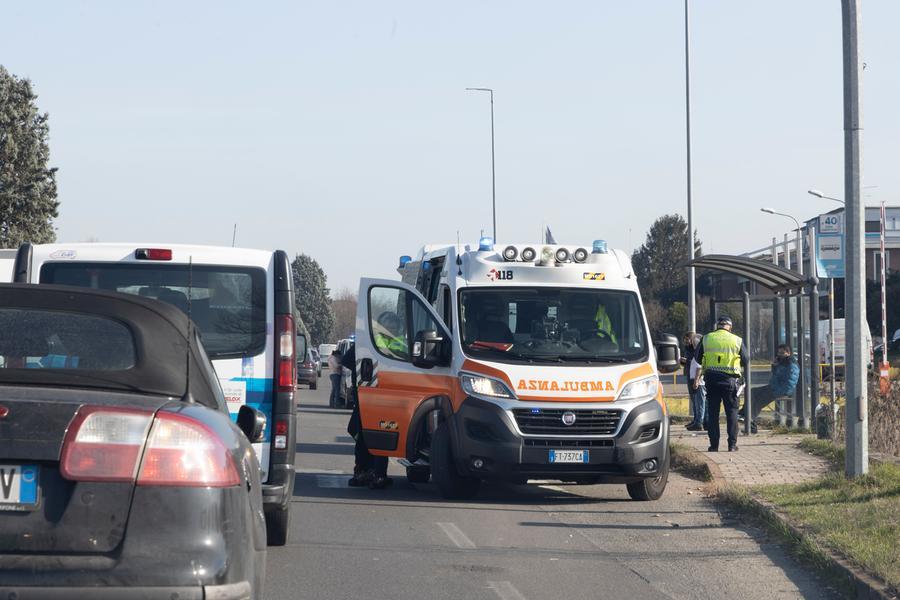 San Cesario: investita sulla via Emilia, è gravissima