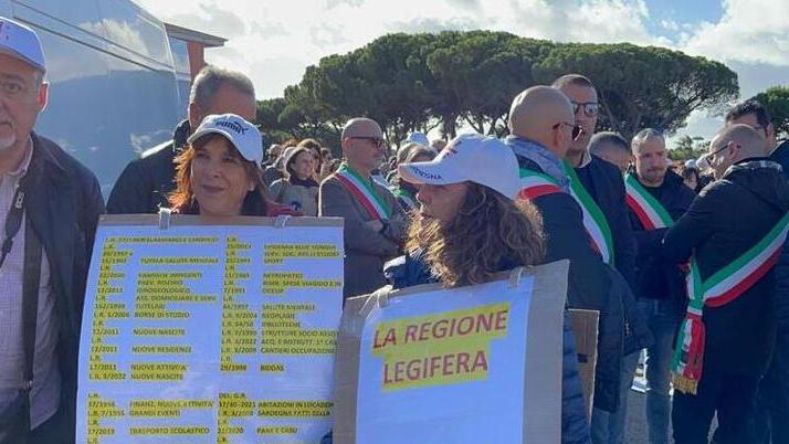 Stipendi e mansioni parificate, si va verso il comparto unico dei dipendenti degli enti locali