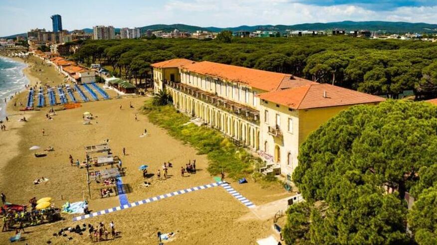 Una veduta dall’alto della ex colonia marina Pierazzi a Follonica