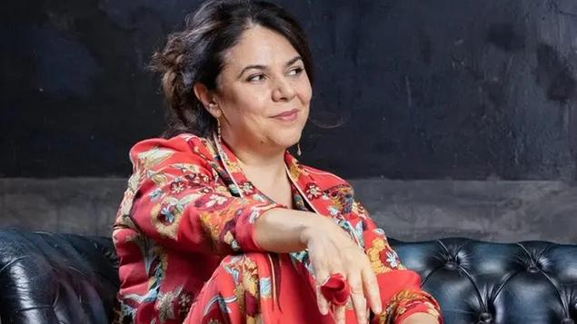 Su Michela Murgia e antifascismo Paolo Truzzu ricompatta Alessandra Todde e Renato Soru