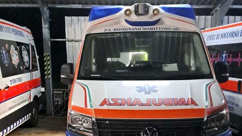 L’ambulanza gemella di quella rubata che è stata utilizzata dalla Pubblica Assistenza per garantire la continuità del servizio di primo soccorso