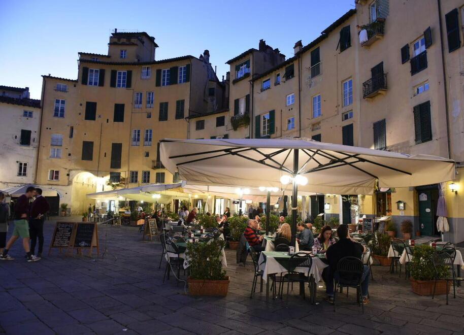 Piazza Anfiteatro sarà la zona in cui si paga di più per il suolo pubblico